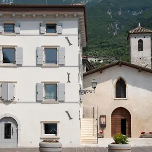 Absentia 1763 Garda Boutique - Front Brenzone sul Garda